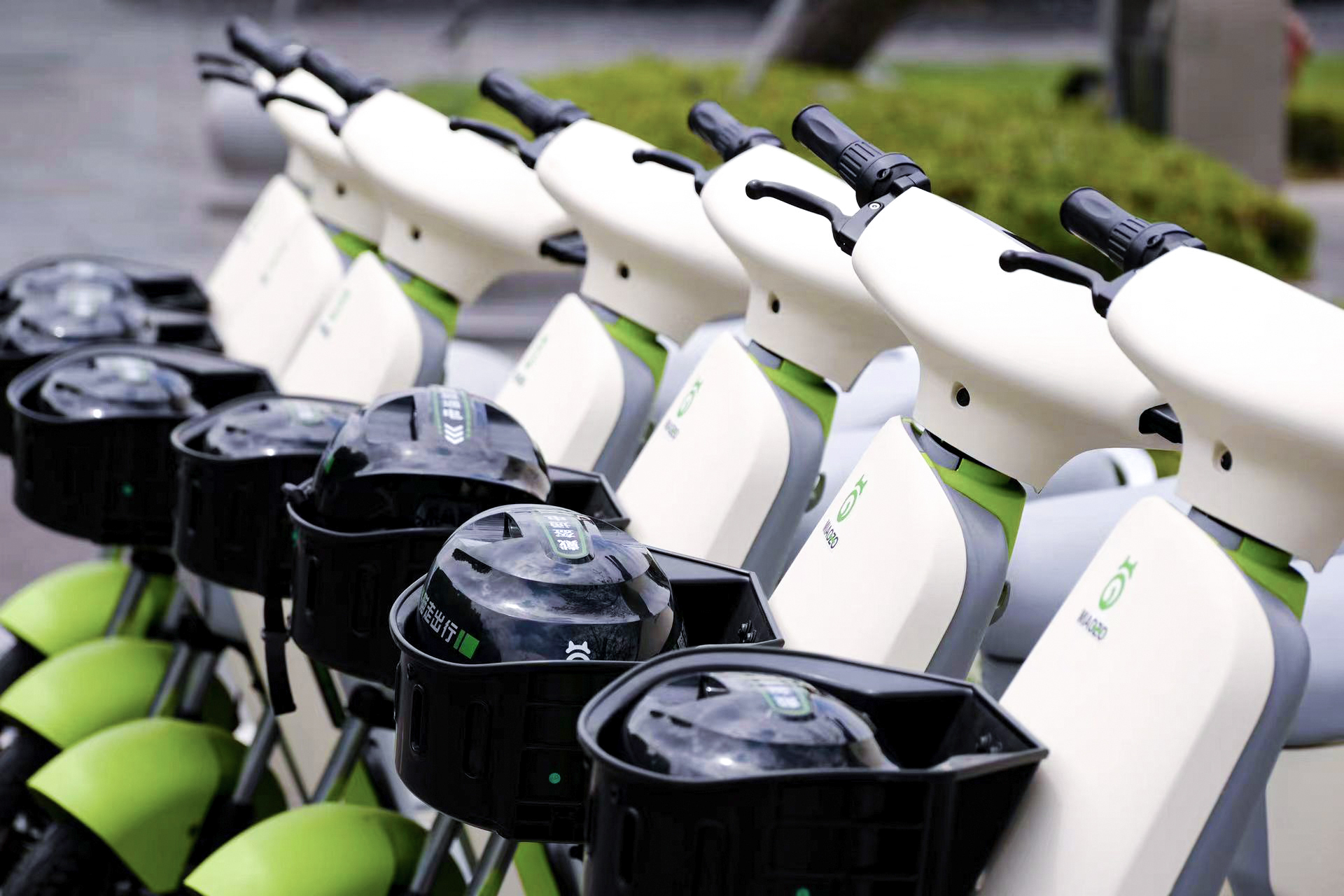共享電單車(chē)整齊擺放 共享電單車(chē)整齊擺放